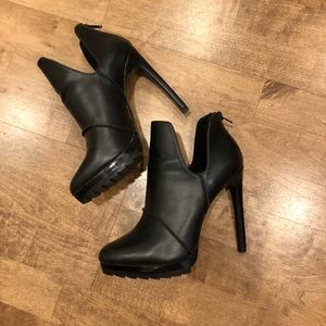 ZARA Track Sole Zip Heeled Boots